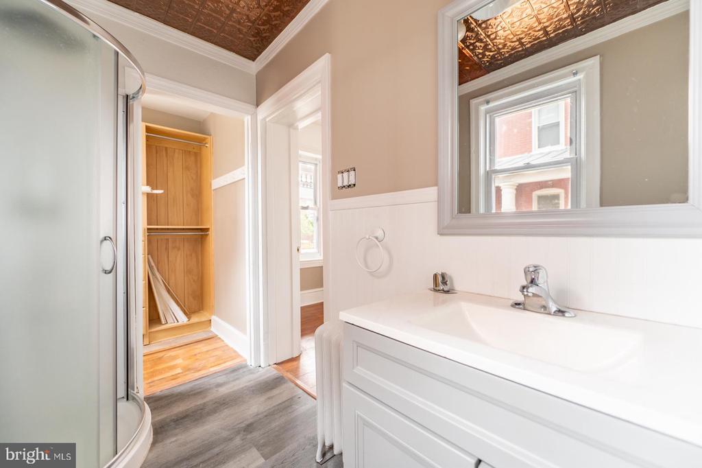 631 MAIN STREET Unit: APT #1