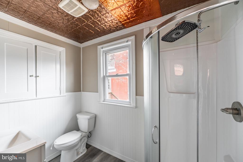 631 MAIN STREET Unit: APT #1