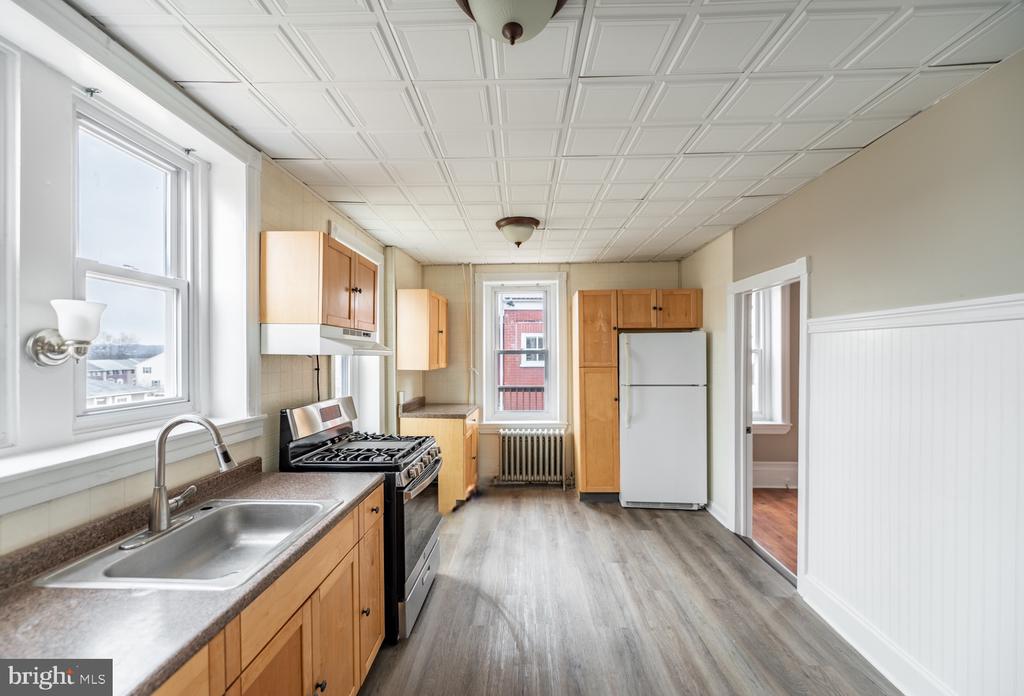 631 MAIN STREET Unit: APT #1