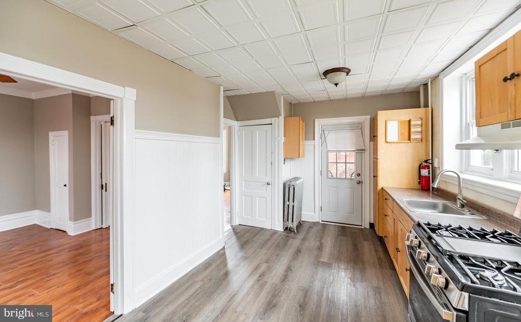 631 MAIN STREET Unit: APT #1