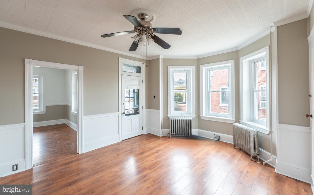 631 MAIN STREET Unit: APT #1