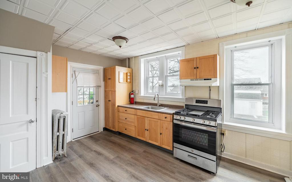 631 MAIN STREET Unit: APT #1