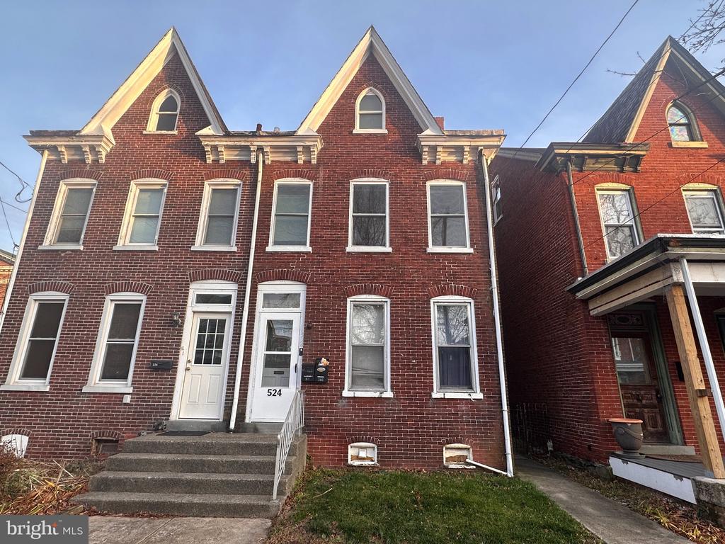 524 N FRANKLIN STREET Unit: APT 2