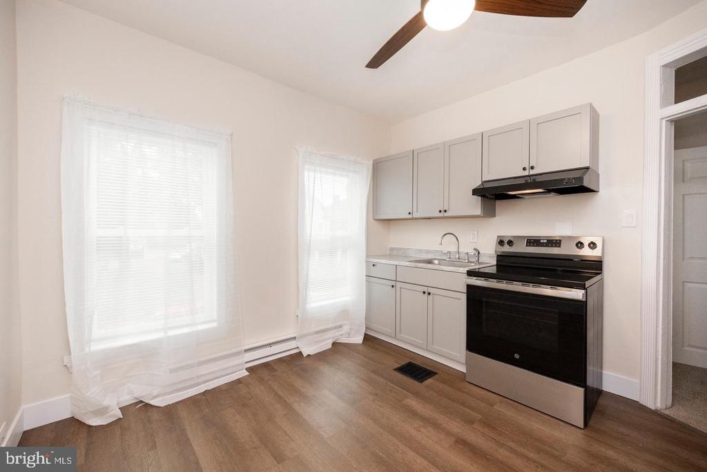 524 N FRANKLIN STREET Unit: APT 2