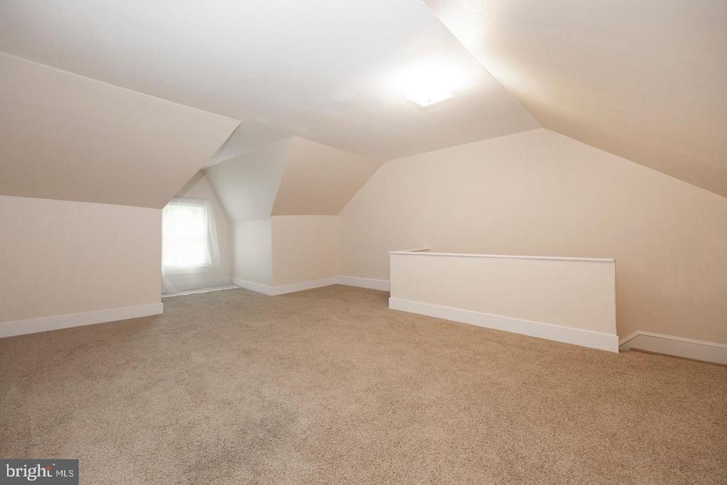 524 N FRANKLIN STREET Unit: APT 2