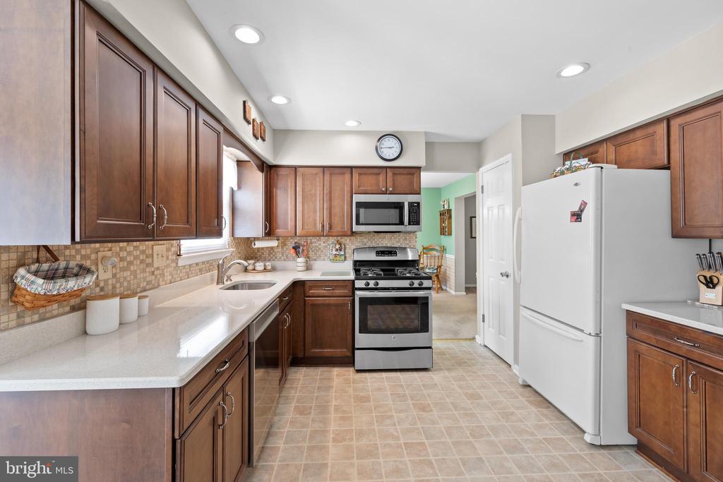 724 QUAIL CIRCLE
