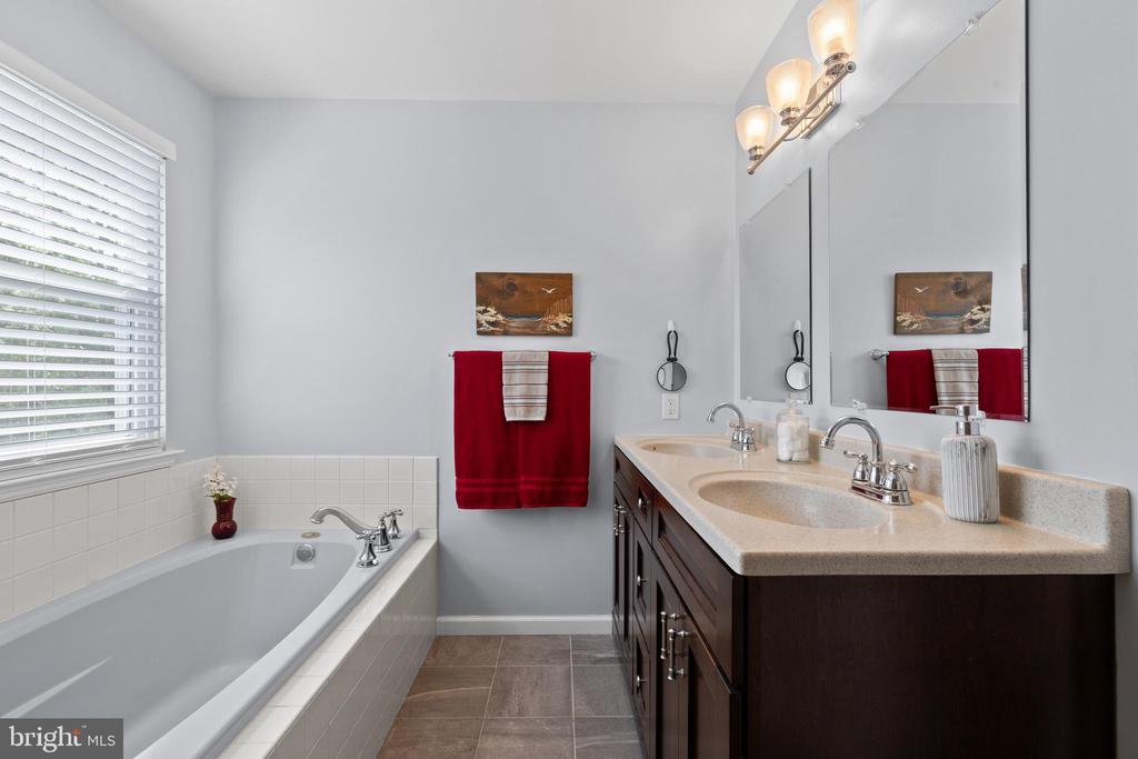 724 QUAIL CIRCLE