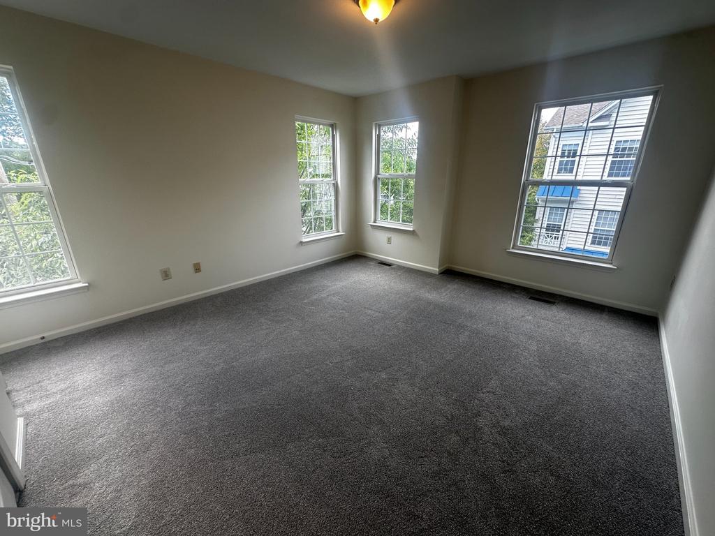 98 CRYSTAL LANE Unit: 98
