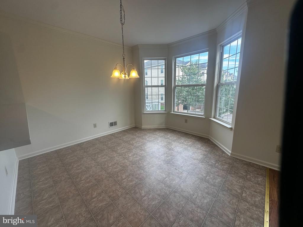 98 CRYSTAL LANE Unit: 98