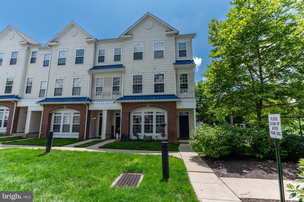 98 CRYSTAL LANE Unit: 98