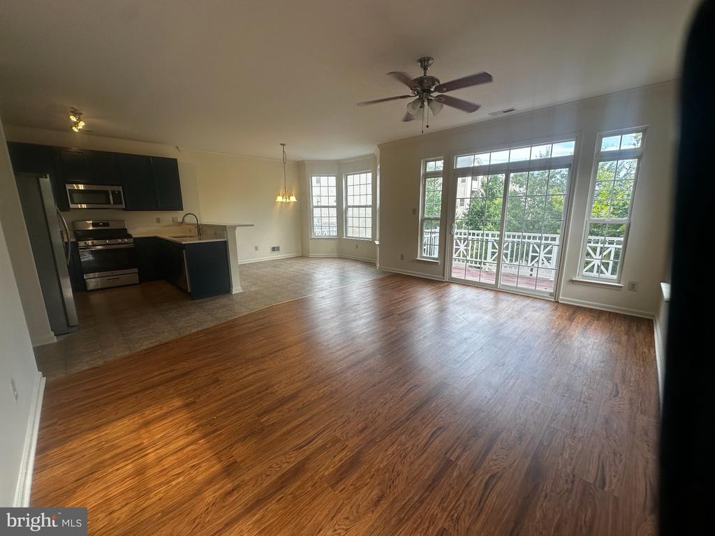 98 CRYSTAL LANE Unit: 98