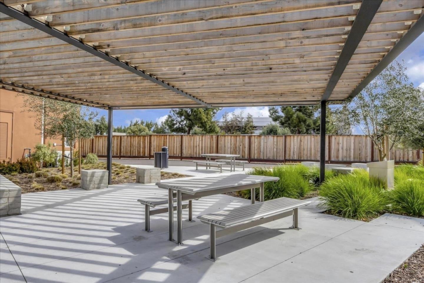 2913 Noyce Place Unit: 219