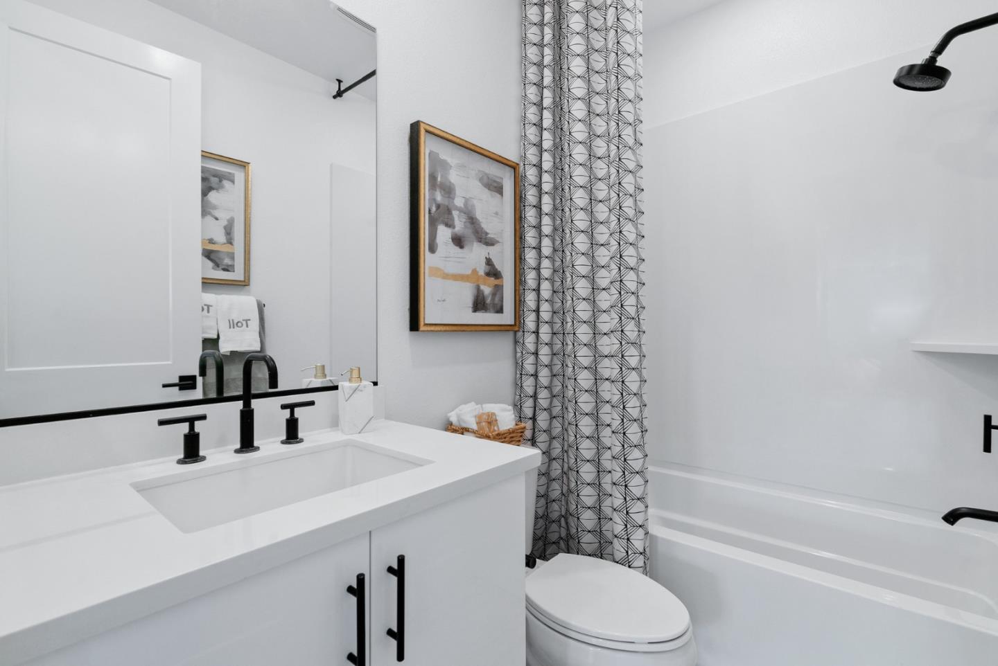 2913 Noyce Place Unit: 219