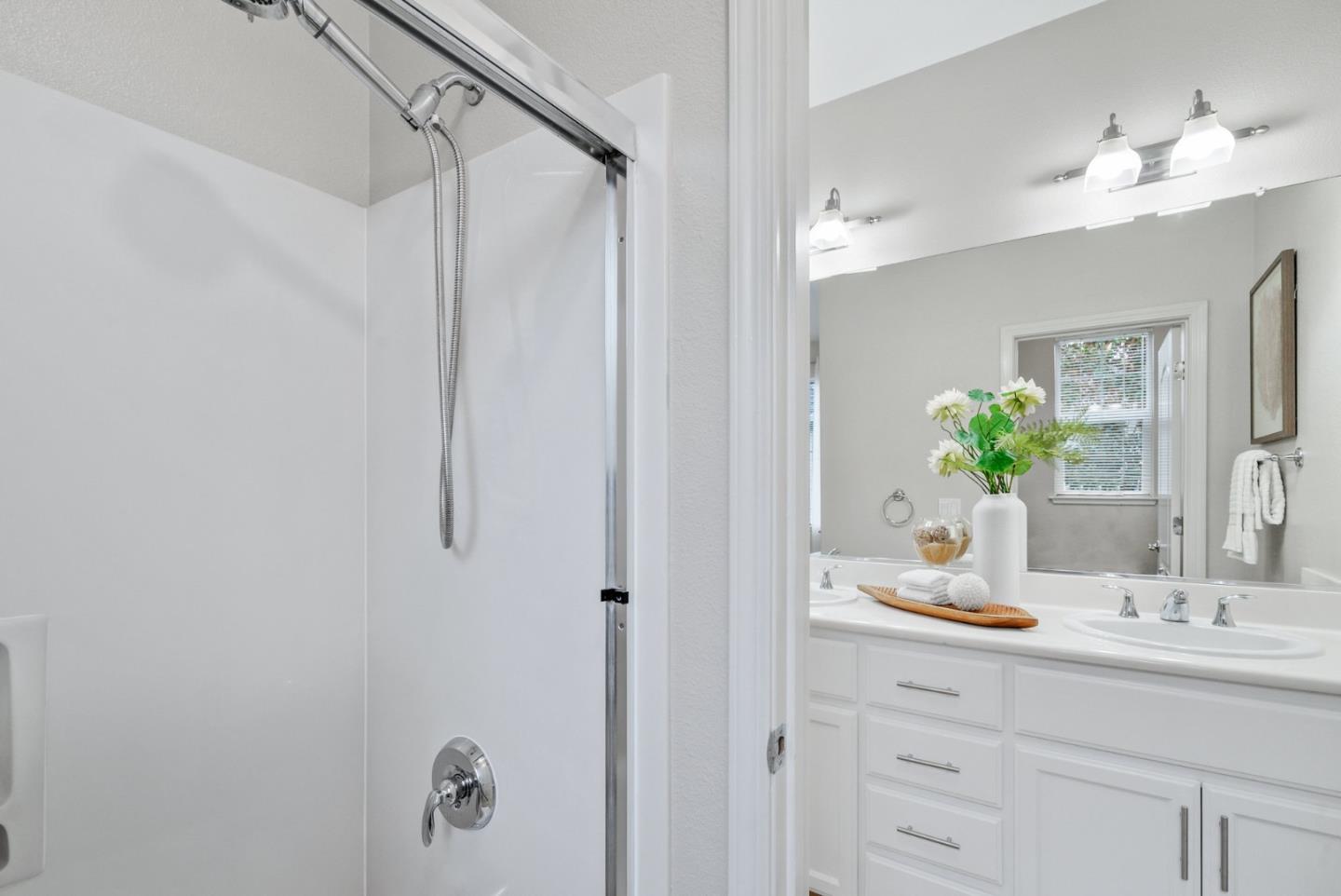 486 Tea Tree Terrace