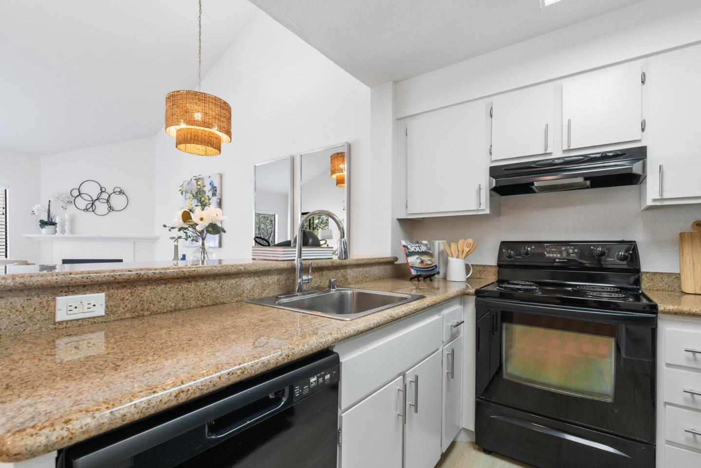 39109 Guardino DR 331