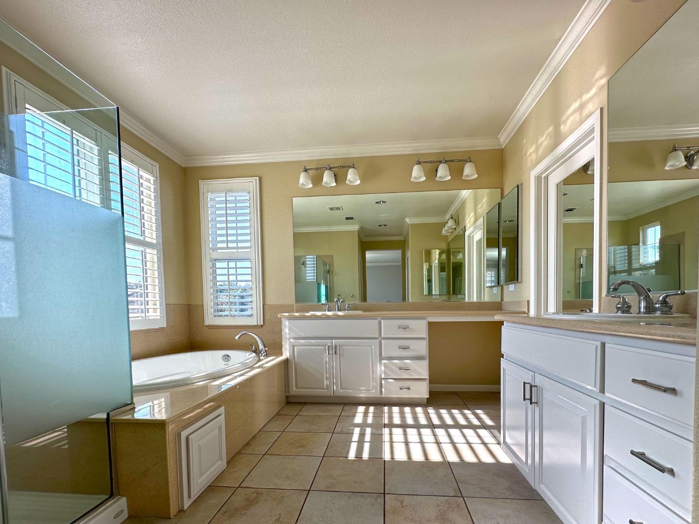 4188 Farrell WAY