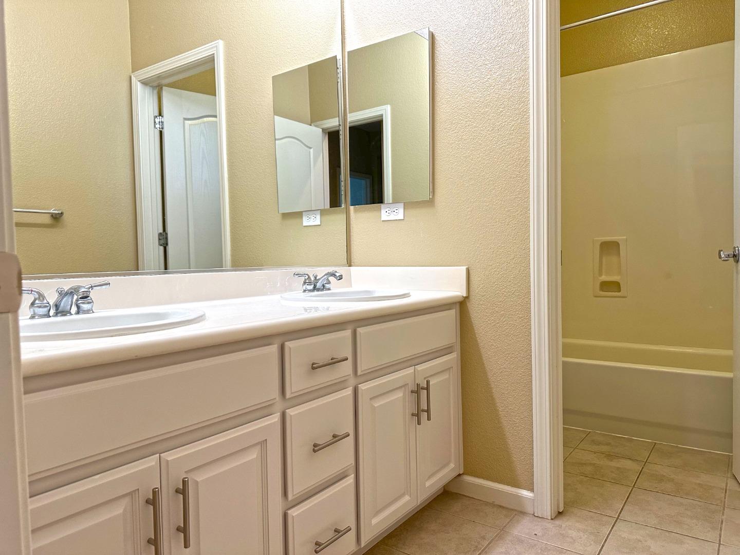 4188 Farrell WAY