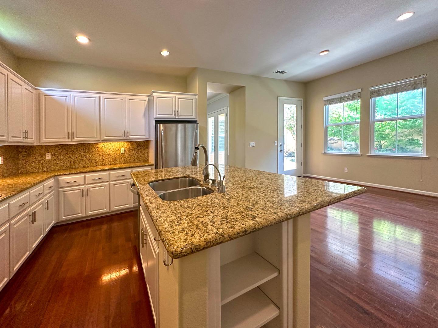 4188 Farrell WAY