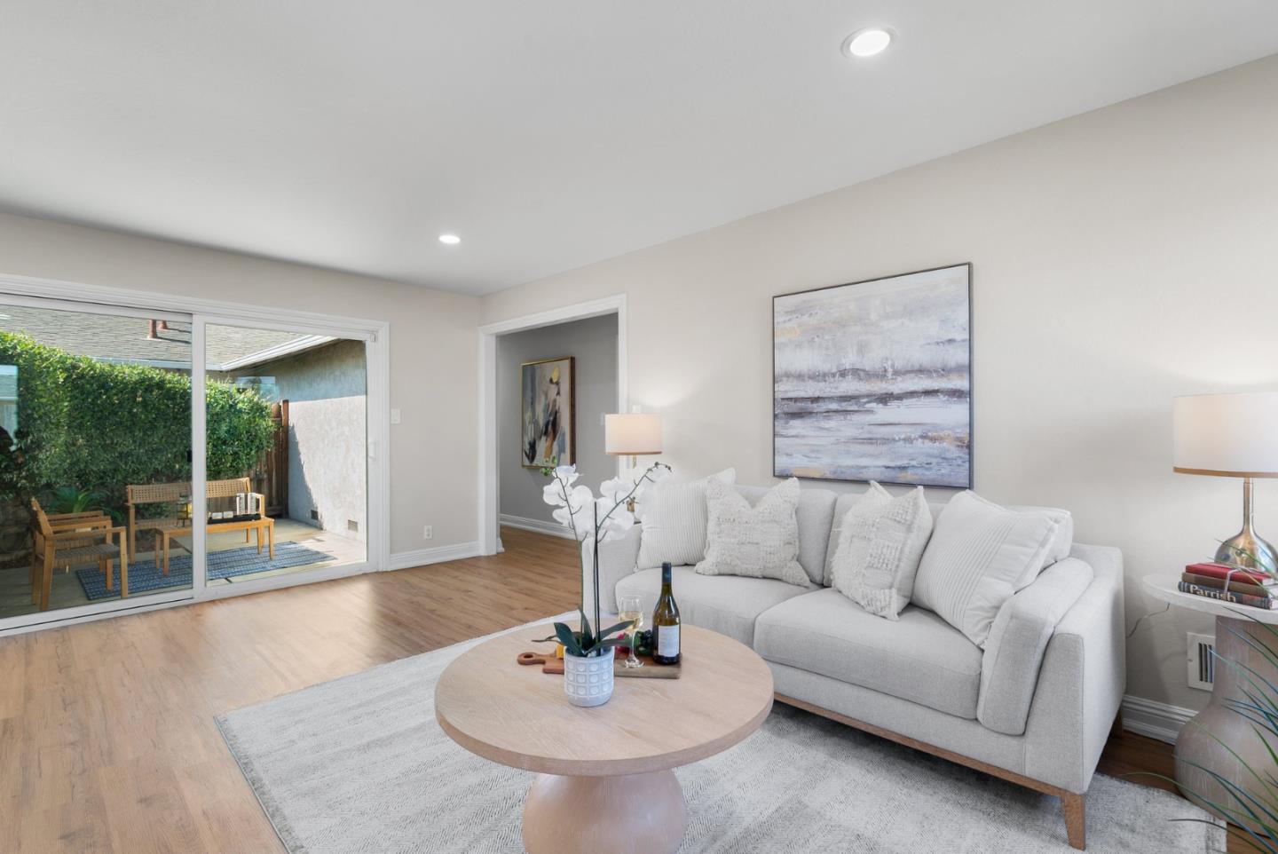 2832-2834 Regnart WAY