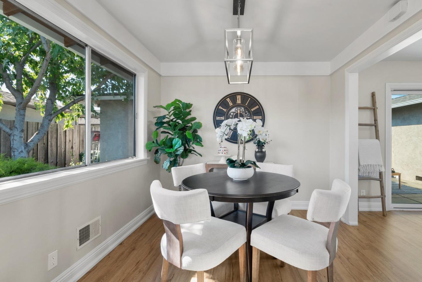 2832-2834 Regnart WAY