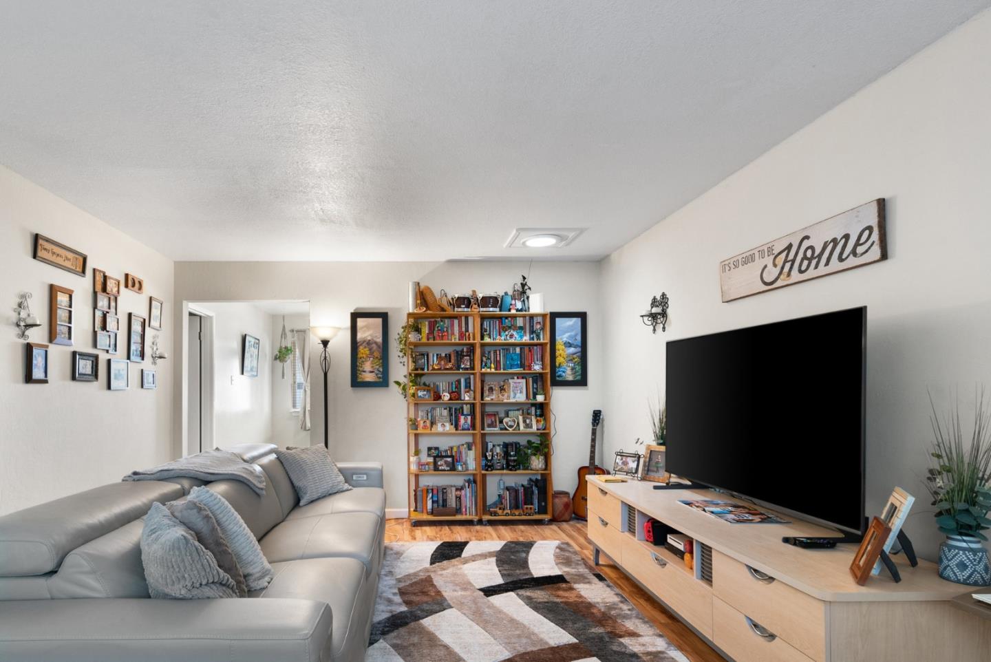 2832-2834 Regnart WAY