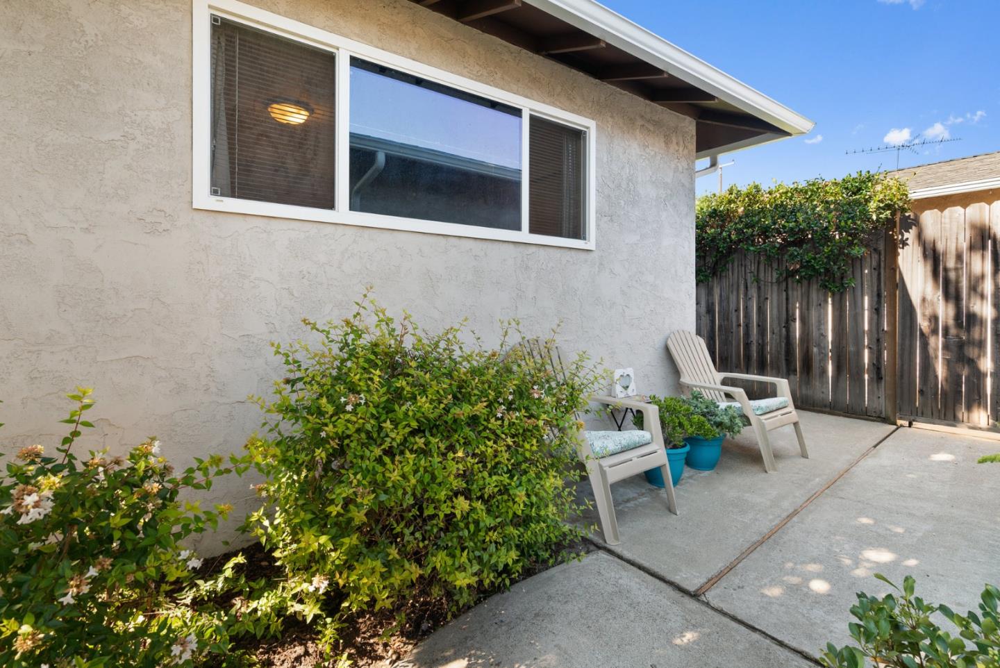 2832-2834 Regnart WAY