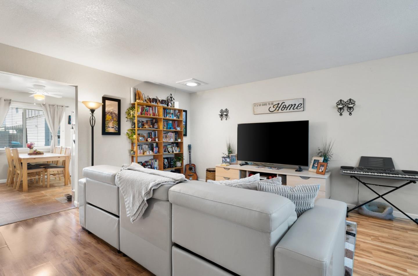 2832-2834 Regnart WAY