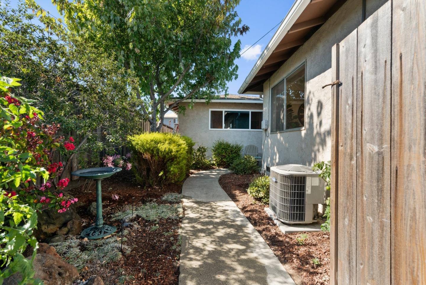 2832-2834 Regnart WAY