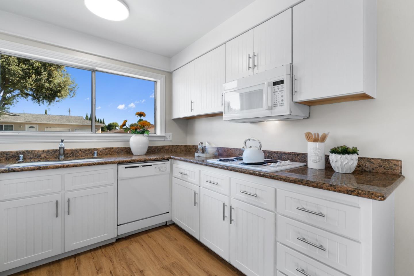 2832-2834 Regnart WAY