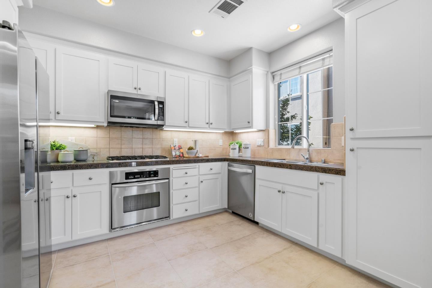 4513 Laird CIR