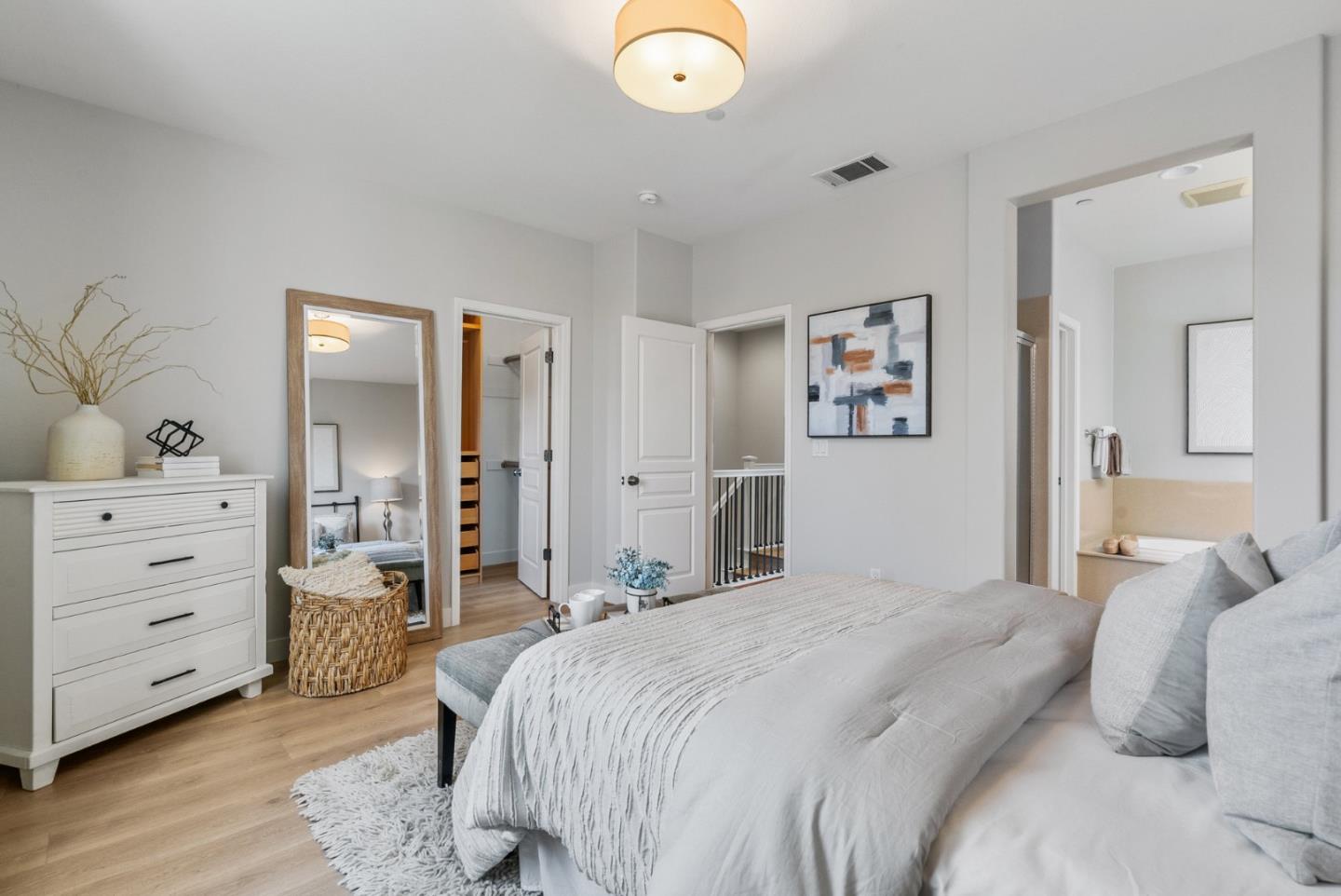 4513 Laird CIR