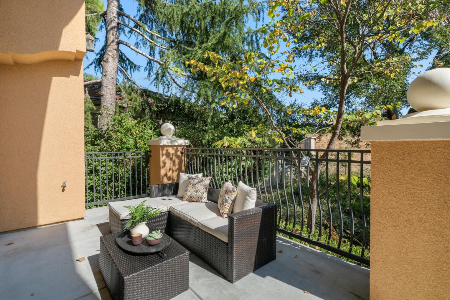 4513 Laird CIR