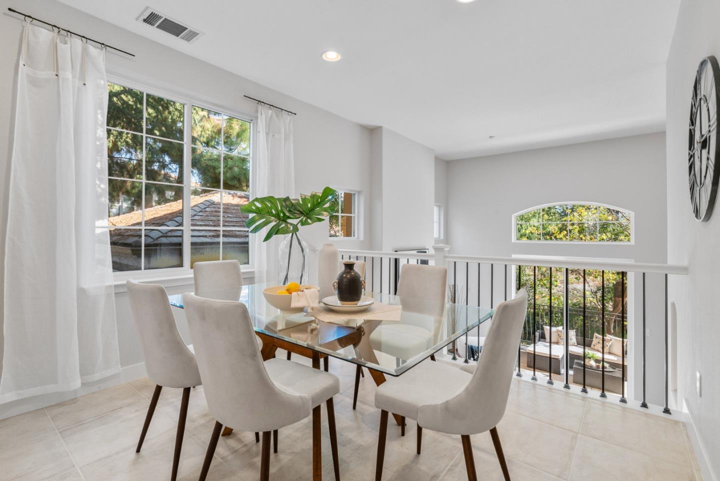 4513 Laird CIR
