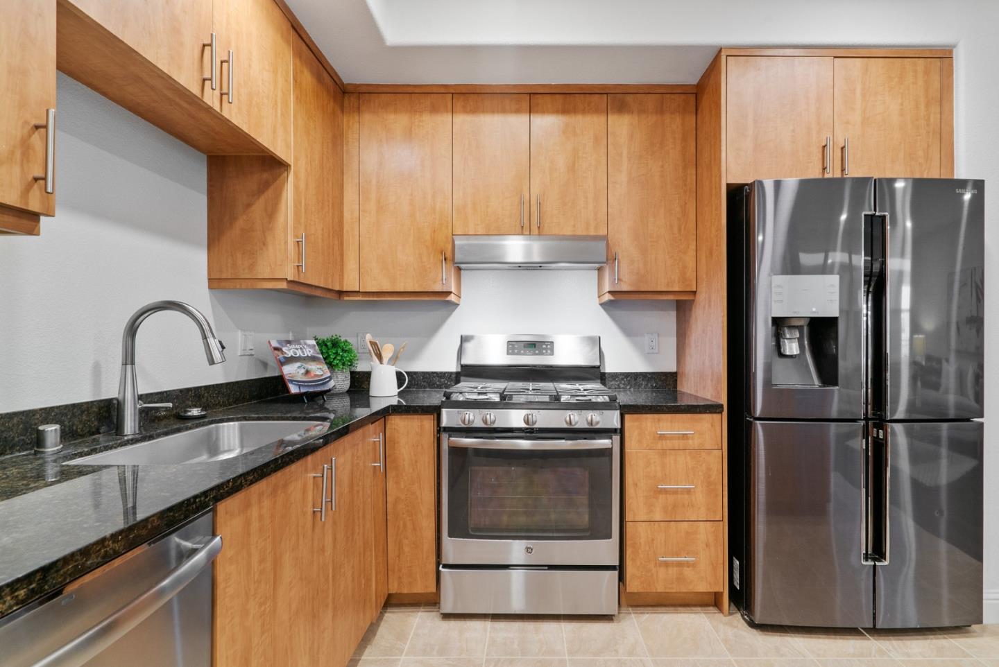 2585 El Camino Real 219