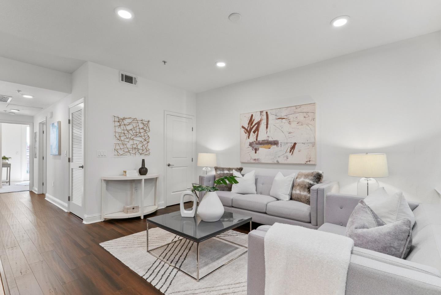 2585 El Camino Real 219