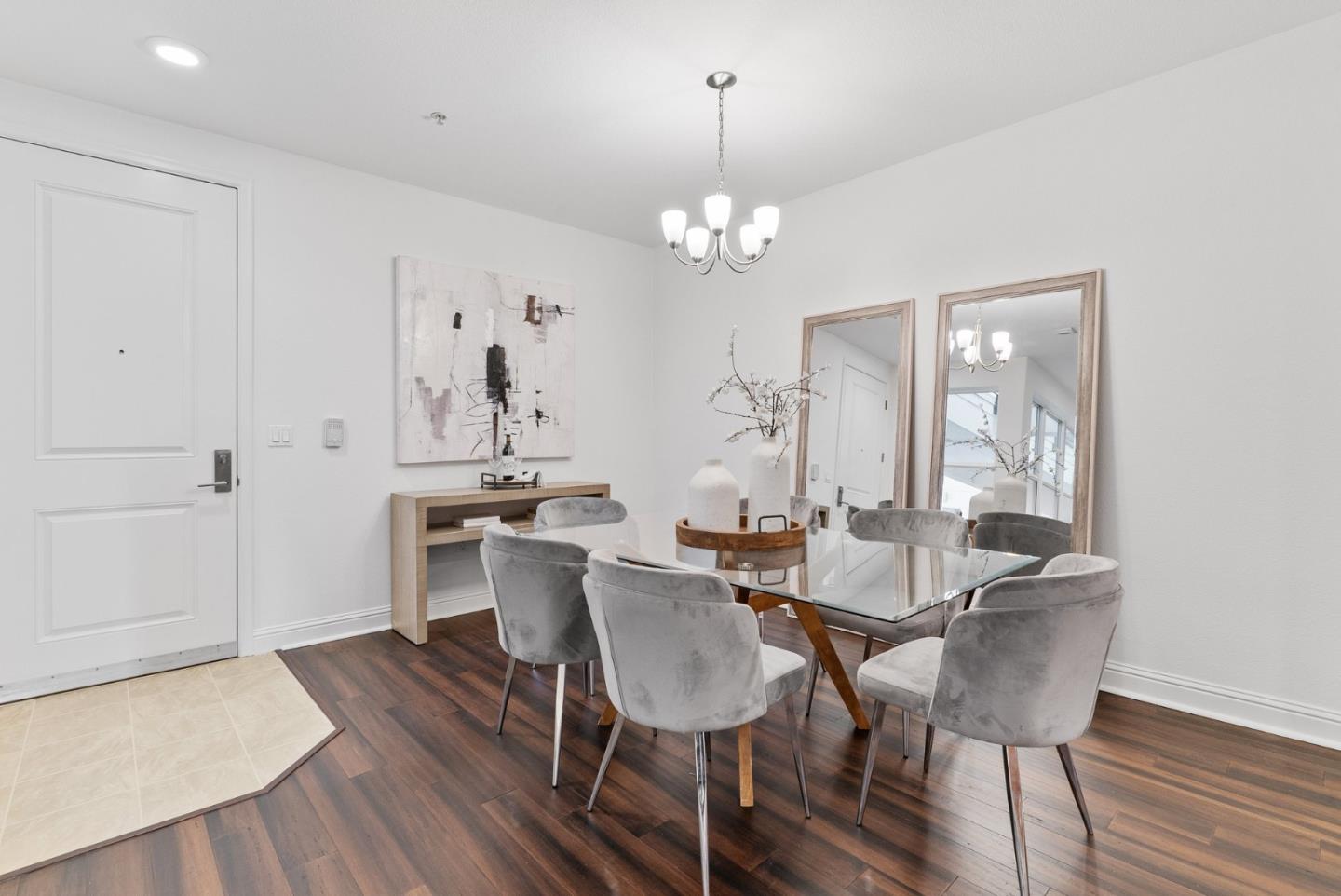 2585 El Camino Real 219