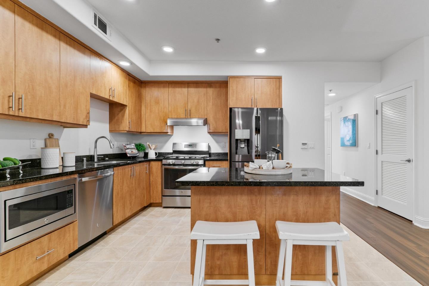 2585 El Camino Real 219