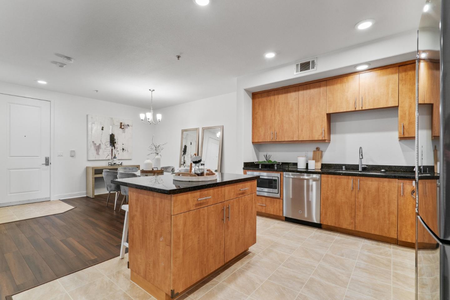 2585 El Camino Real 219