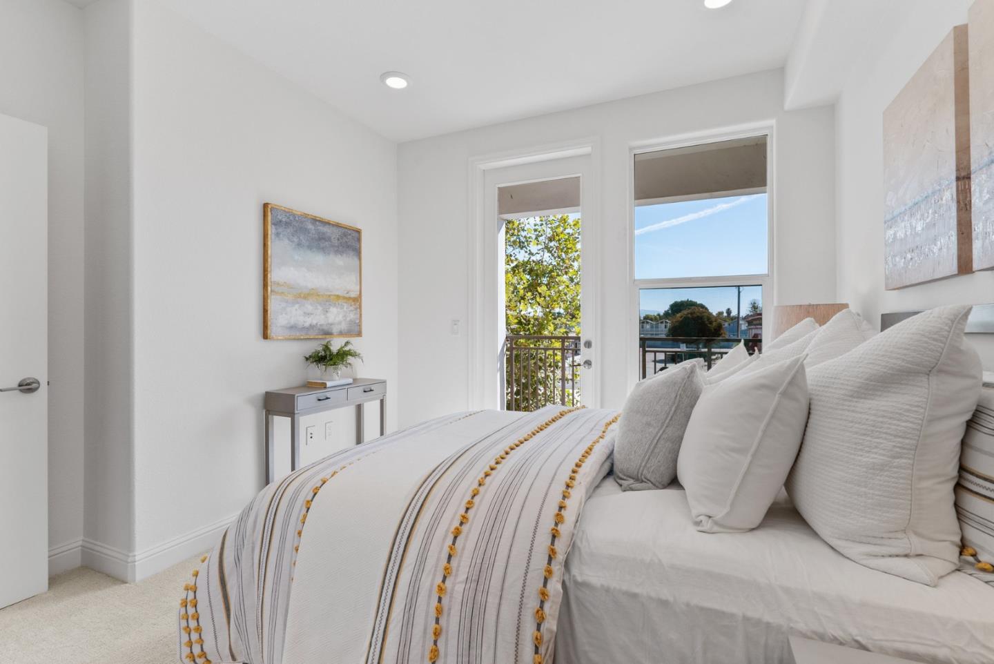 2585 El Camino Real 219