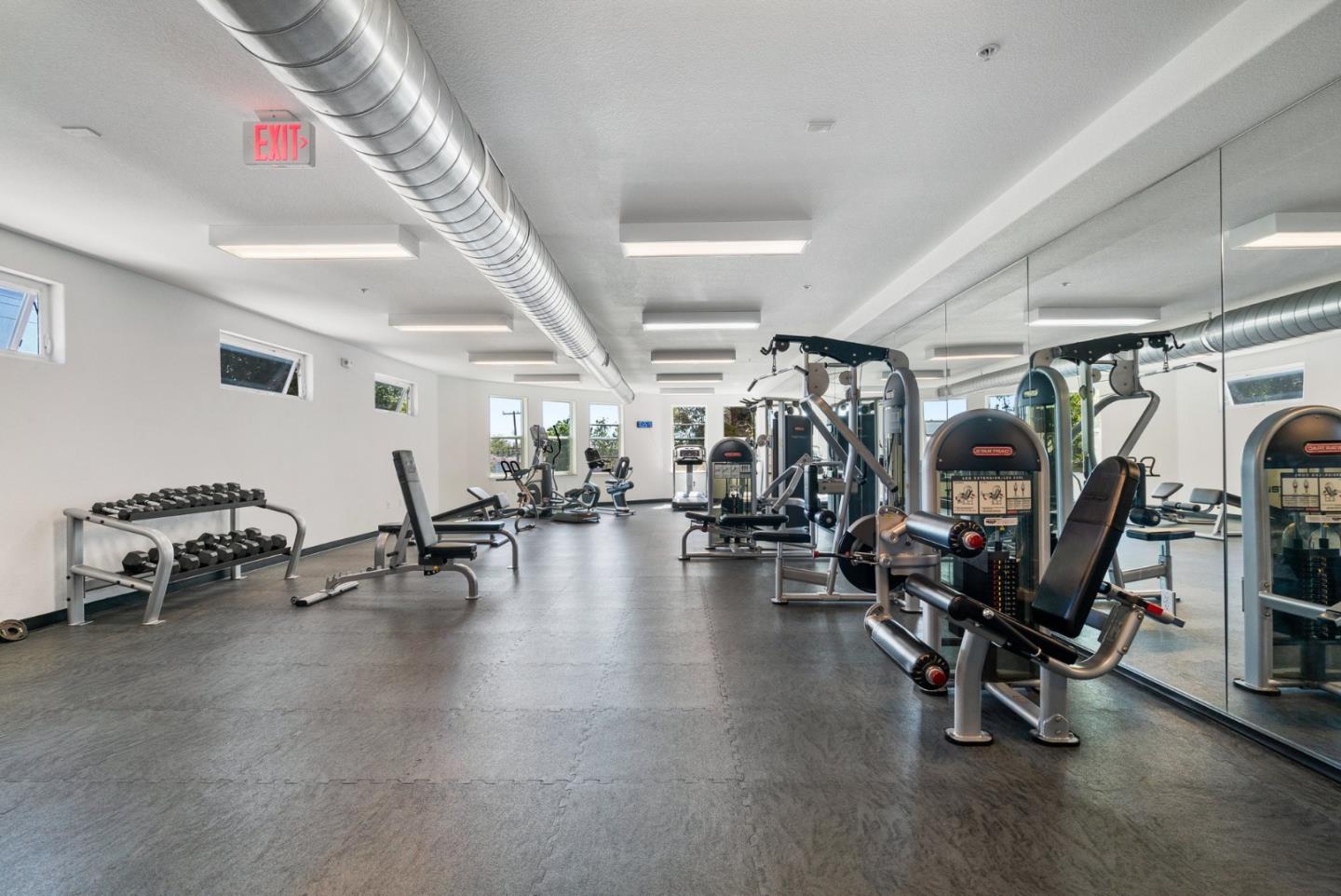 2585 El Camino Real 219