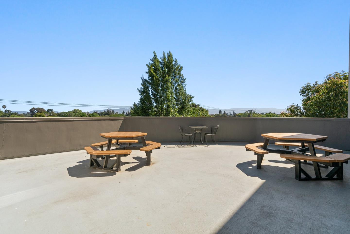 2585 El Camino Real 219