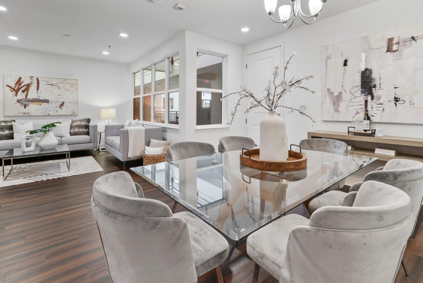 2585 El Camino Real 219