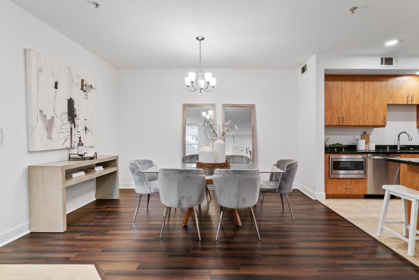 2585 El Camino Real 219