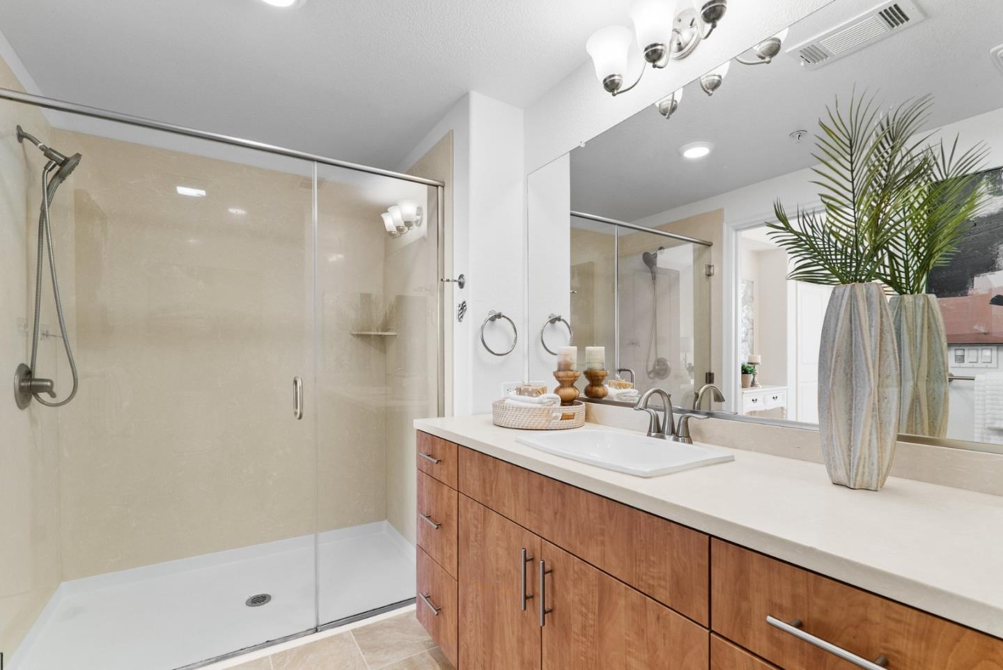 2585 El Camino Real 219