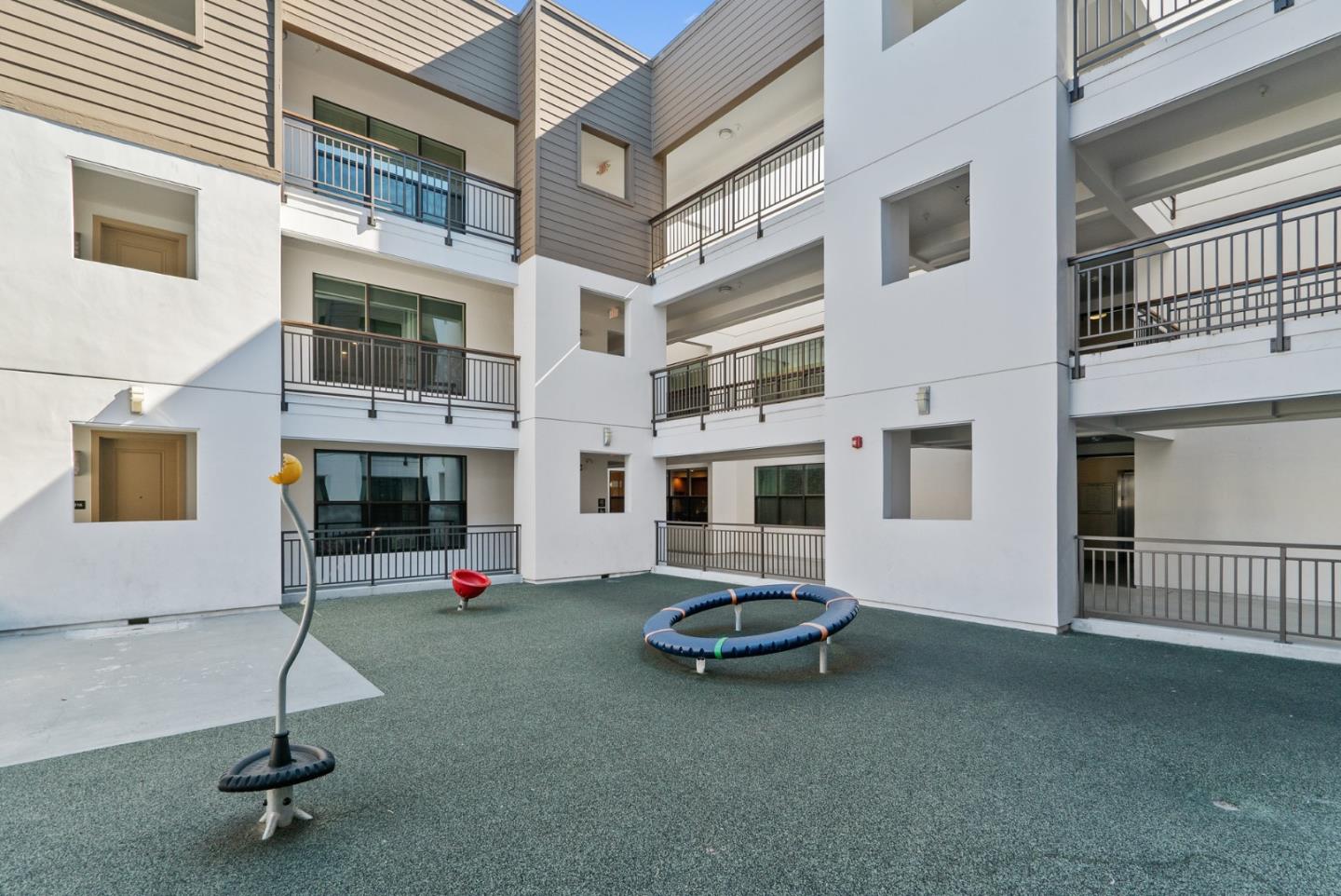 2585 El Camino Real 219