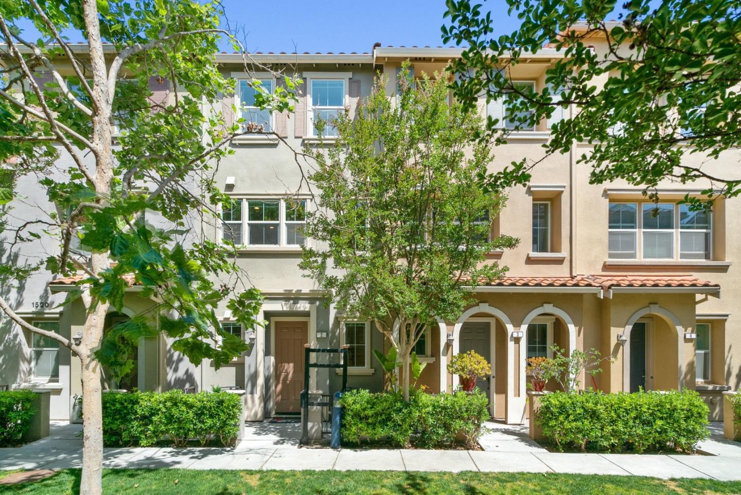 1520 Avina CIR 2