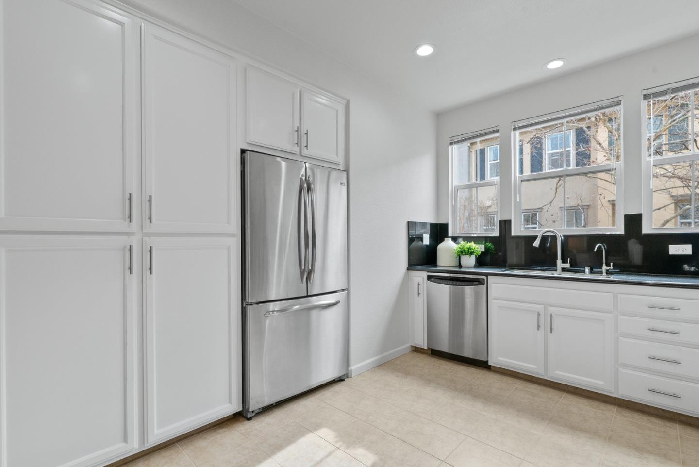 1520 Avina CIR 2