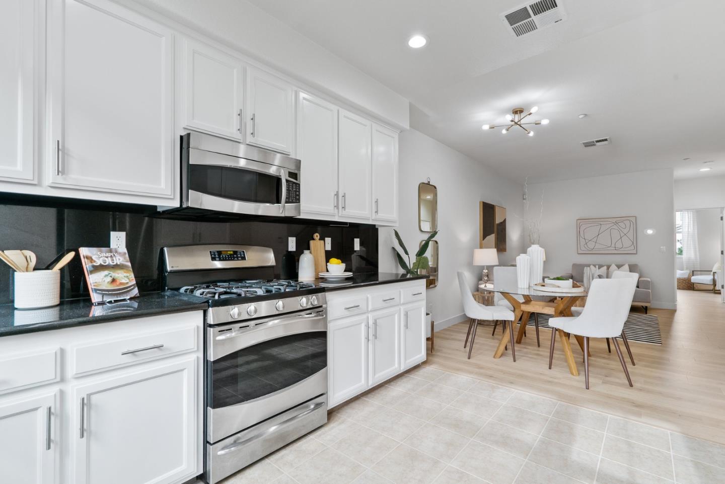 1520 Avina CIR 2