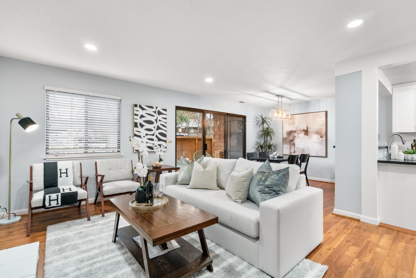 2902 La Terrace CIR