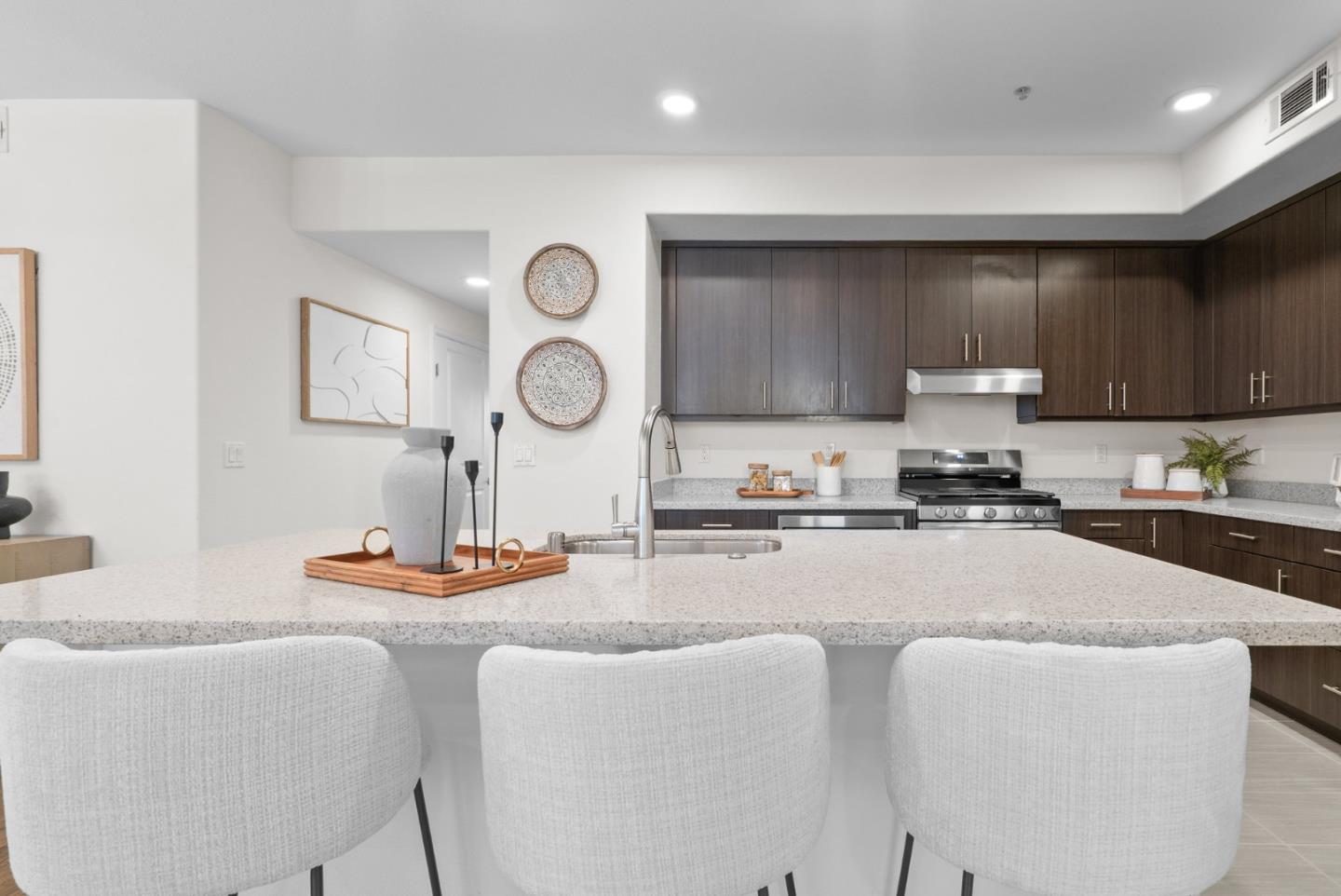 2585 El Camino Real 205